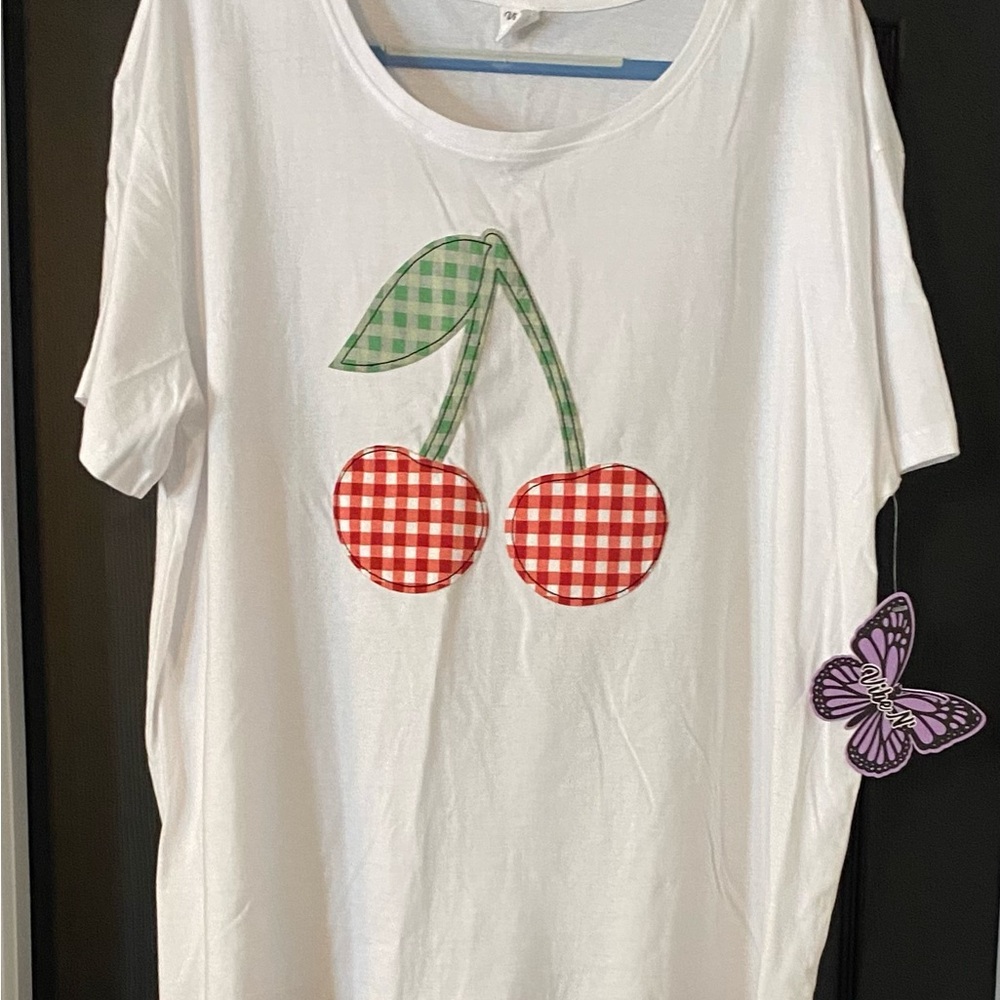 NWT Vibe n woman’s 2X Cherry Print t Shirt - White and Red